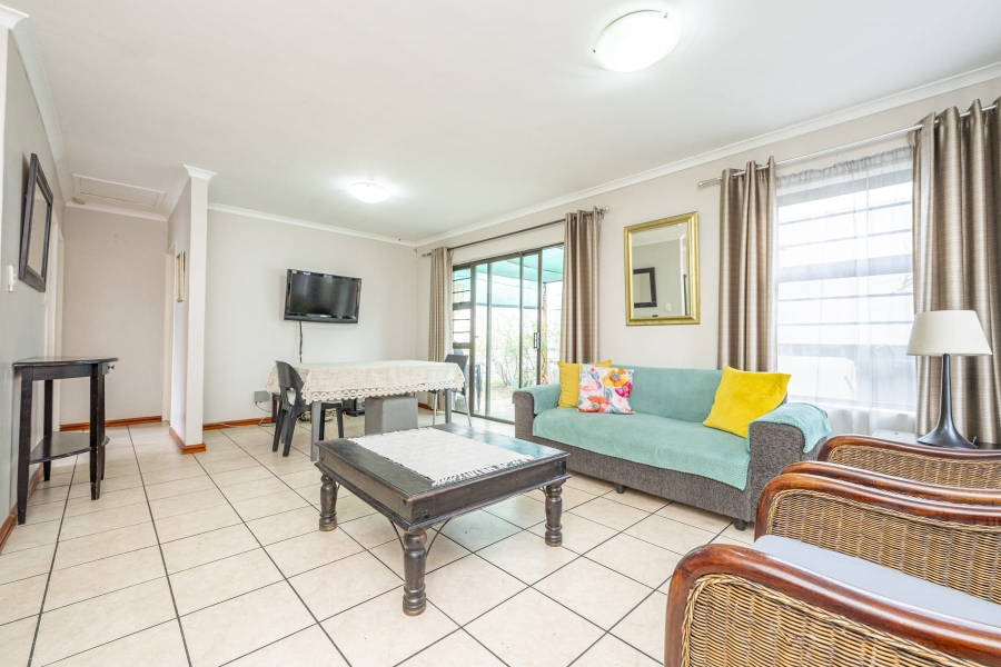 2 Bedroom Property for Sale in Eikenbosch Western Cape